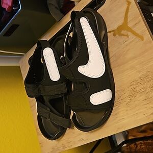 Boys nike sandal